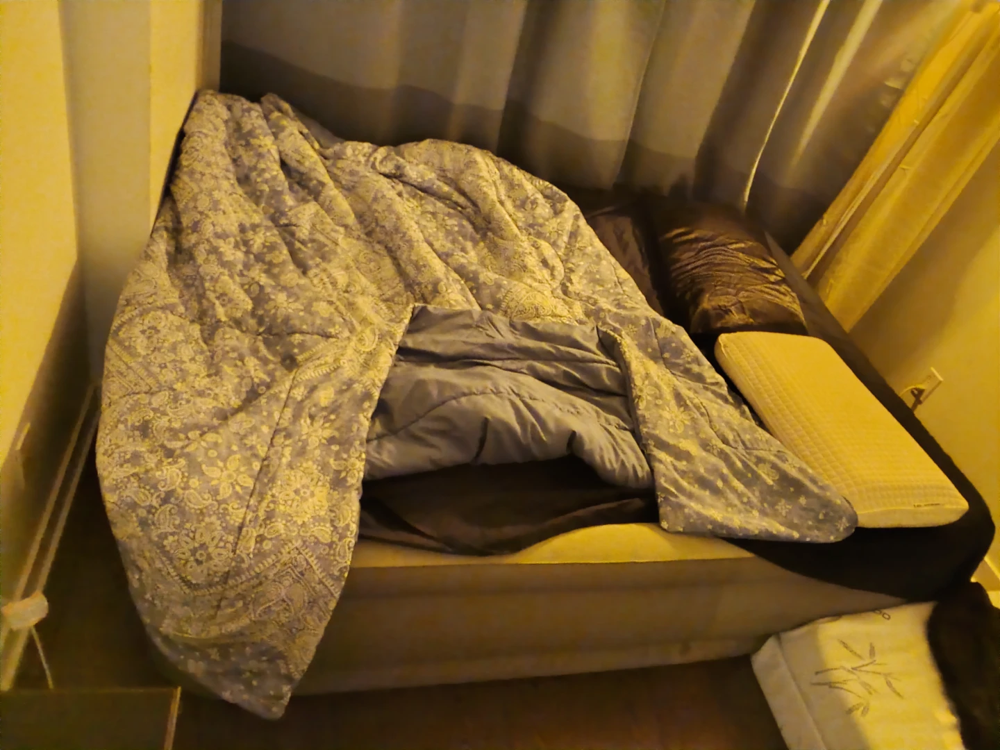 Build in Pump Queen Comfort Quest Air Mattress - photo 5