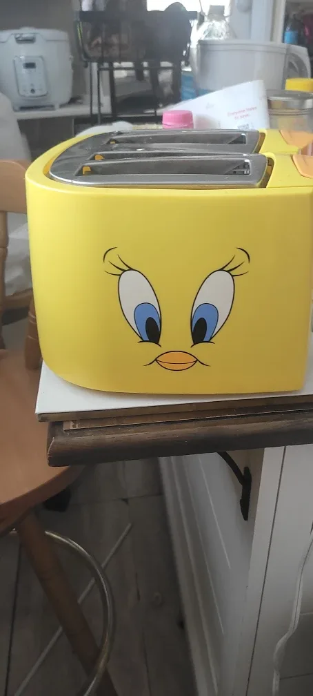 Tweety Bird 4-Slice Toaster image indicator(2)
