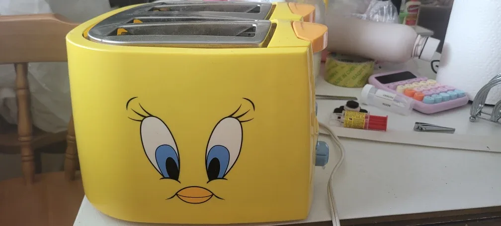 Tweety Bird 4-Slice Toaster image indicator(4)