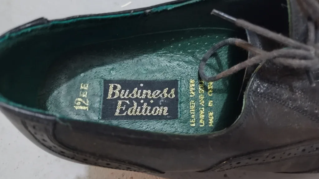 Size 12 EE Black Leather Dress Shoes image indicator(2)