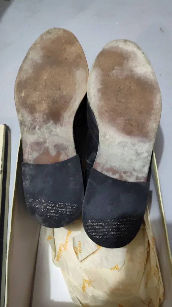 Size 12 EE Black Leather Dress Shoes image indicator(3)