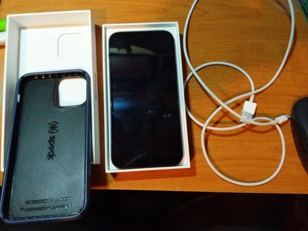 Apple iPhone 12 - 64 GB - Black & Slate (Unlocked) (CA)