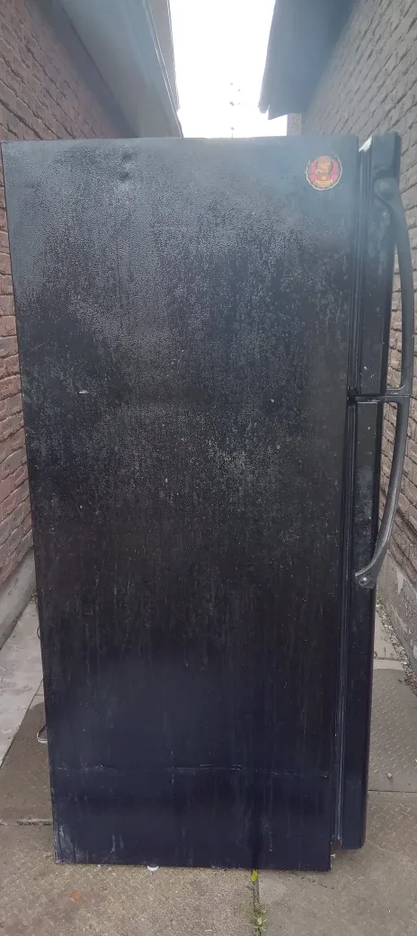 Black Frigidaire Fridge image indicator(2)