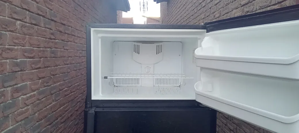 Black Frigidaire Fridge image indicator(6)