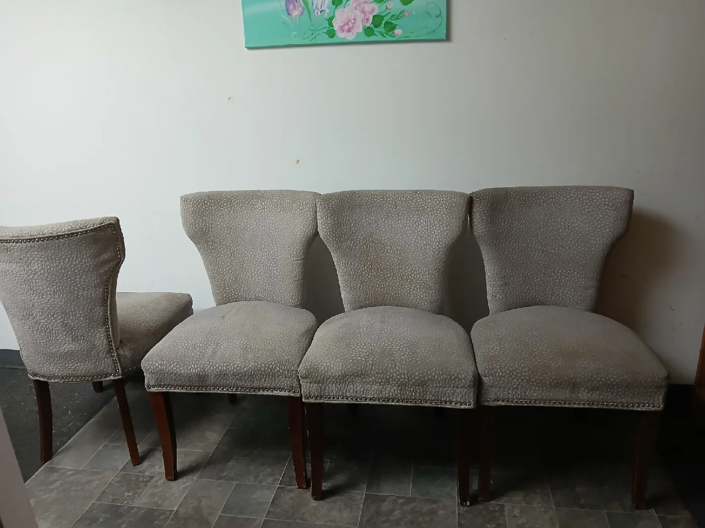 4 chears exelent condition thumbnail