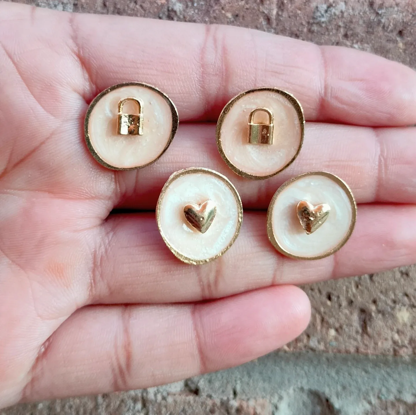 Stud Earrings image indicator(3)