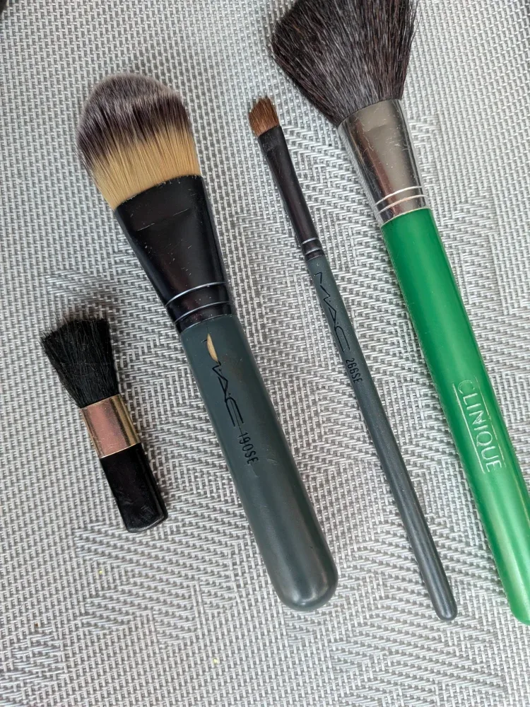 MAC Blush and Eyeshadow & Lancome brushes Lot used image indicator(8)