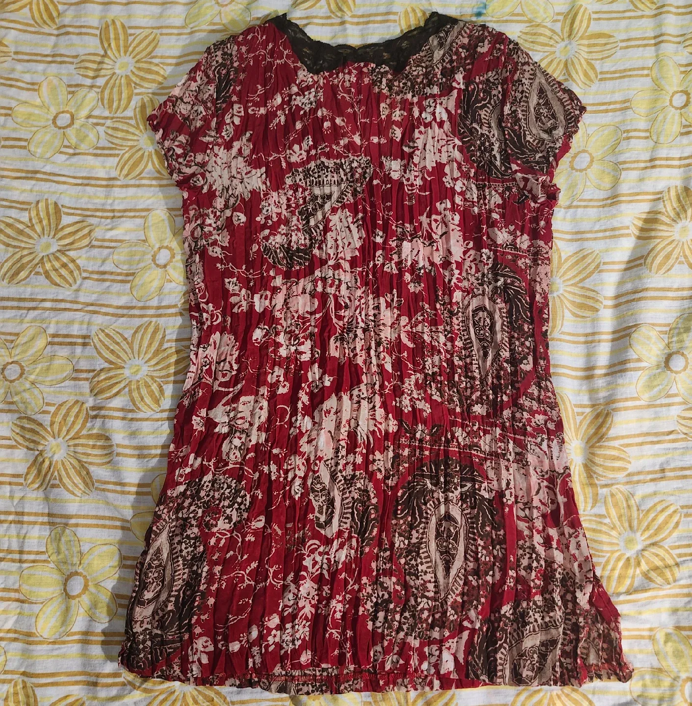 Red and brown paisley print blouse with lace trim and pleats image indicator(2)