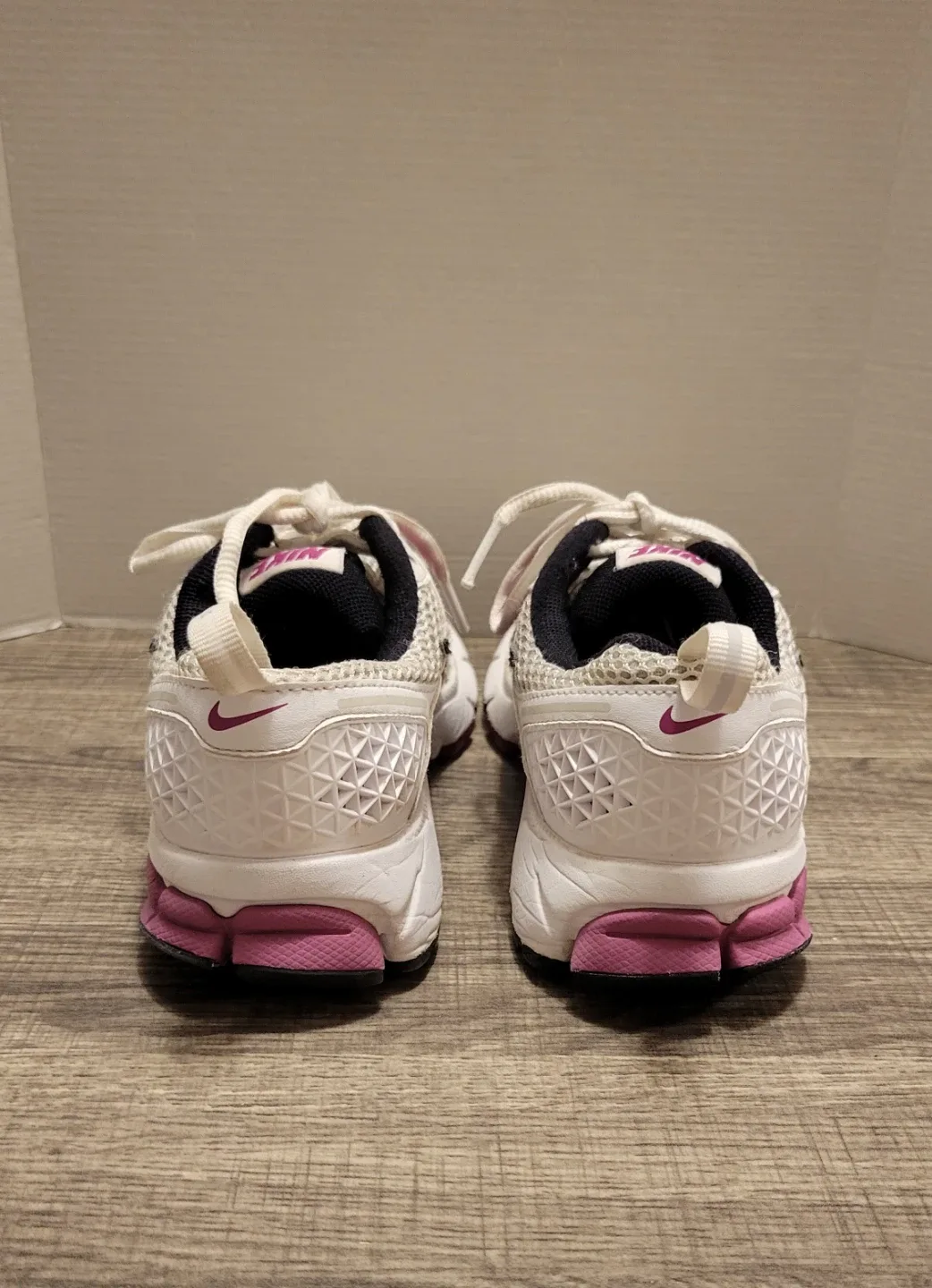 Nike Running Shoes - Size US 3Y image indicator(4)