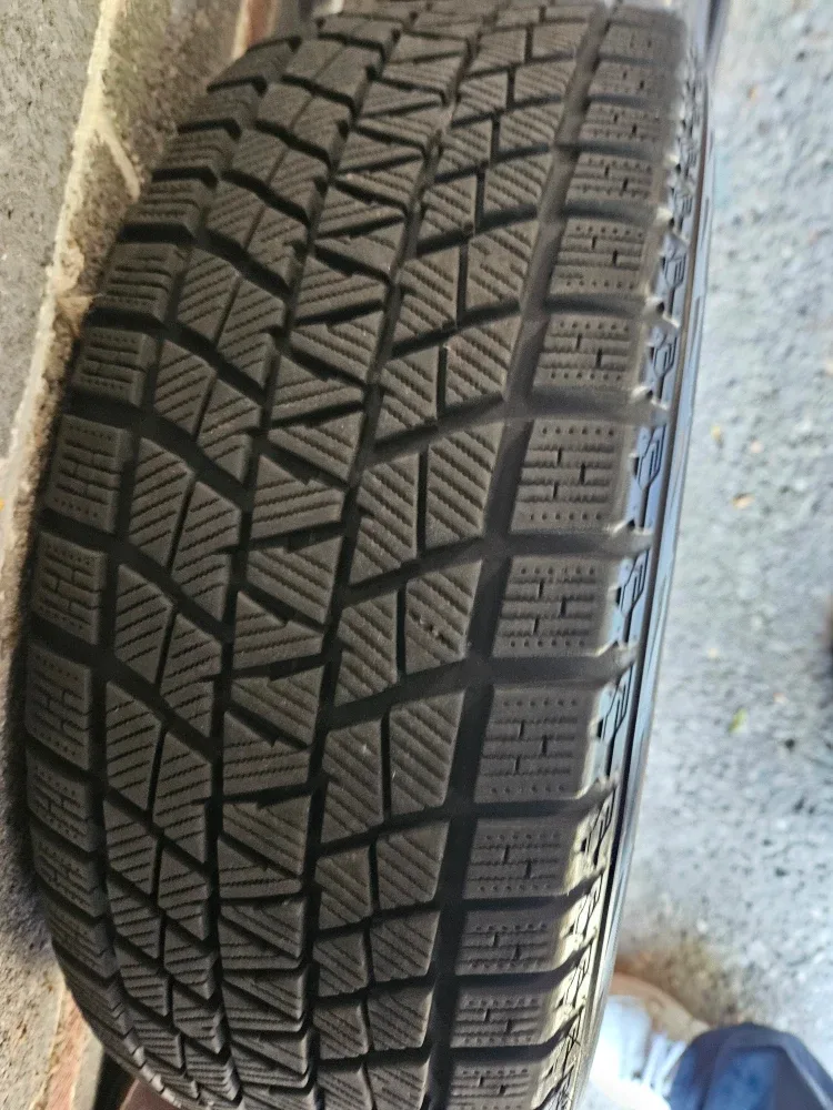 205/55/16, 5 x 114.3 Honda Civic winter tires and rims image indicator(4)