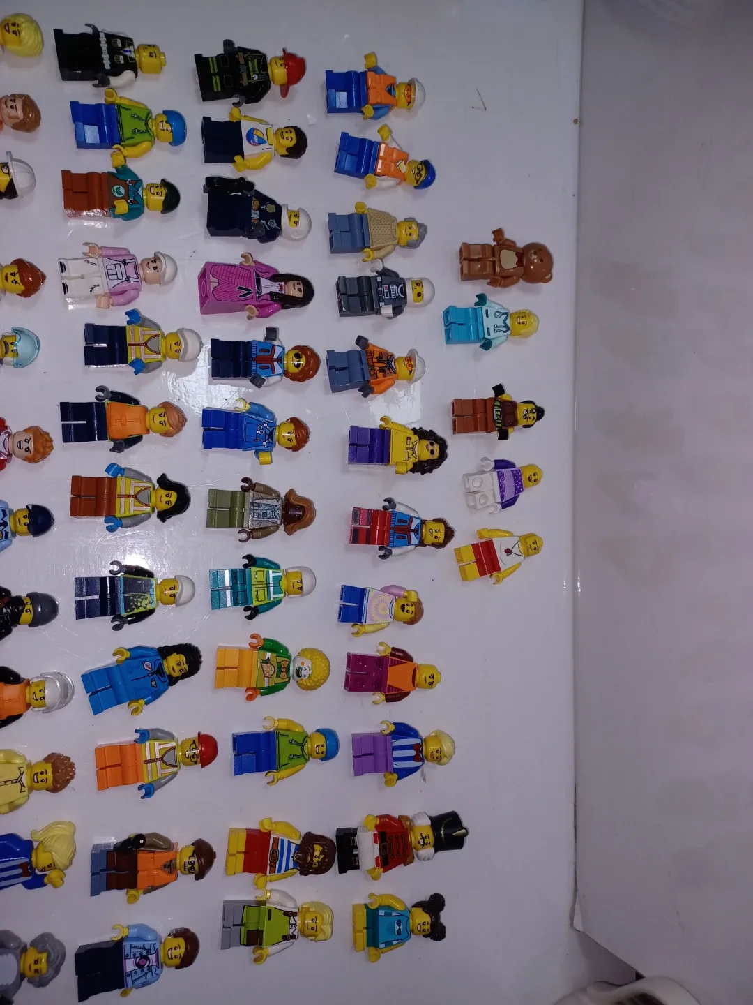 Lego Minifigures Lot of 89 image indicator(2)