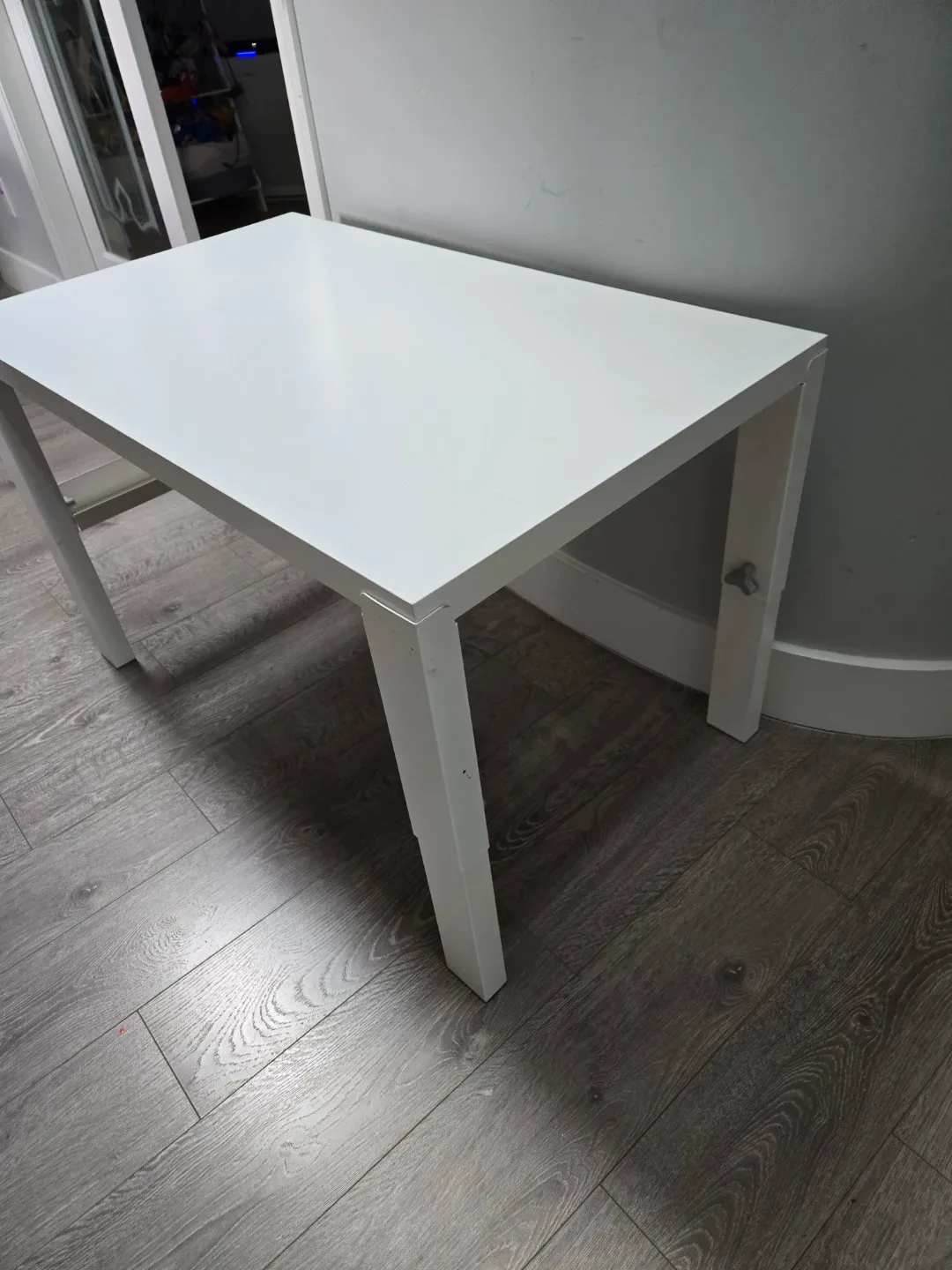 Ikea Paul white desk adjustable image indicator(2)