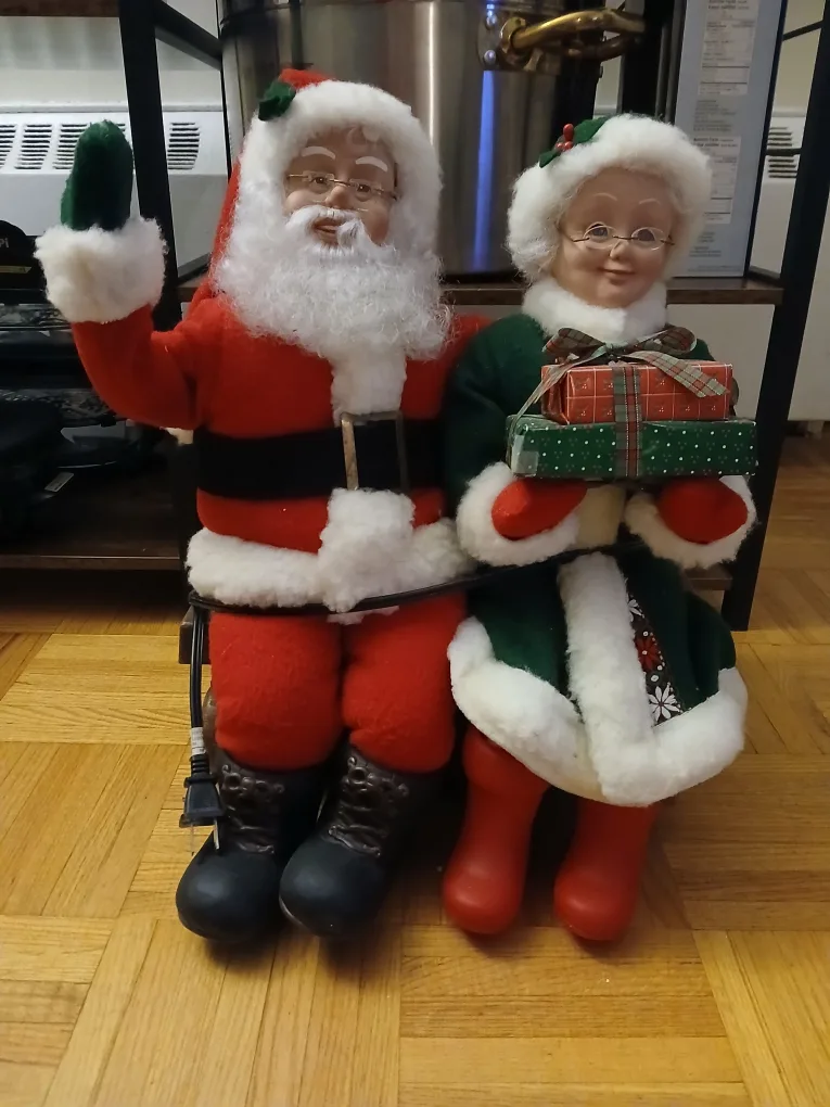 Santa and Mrs. Claus Animated Figures