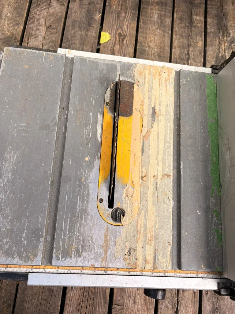 Dewalt Table Saw and Mitre Saw image indicator(7)