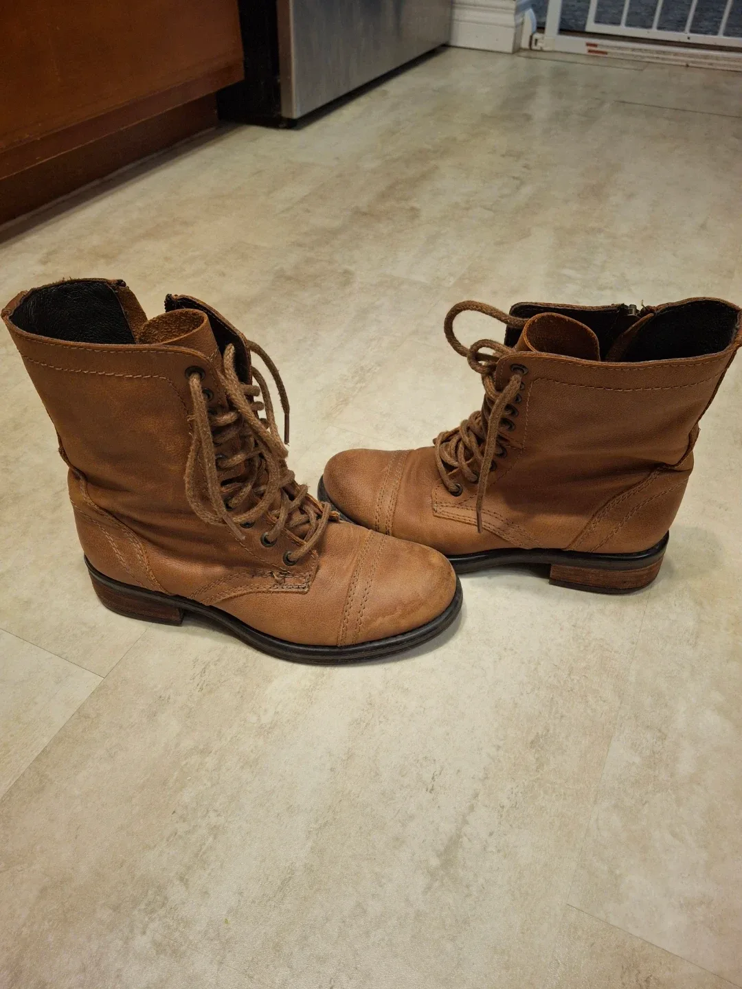 Steve Madden Brown Leather Boots - Size 7 image indicator(2)
