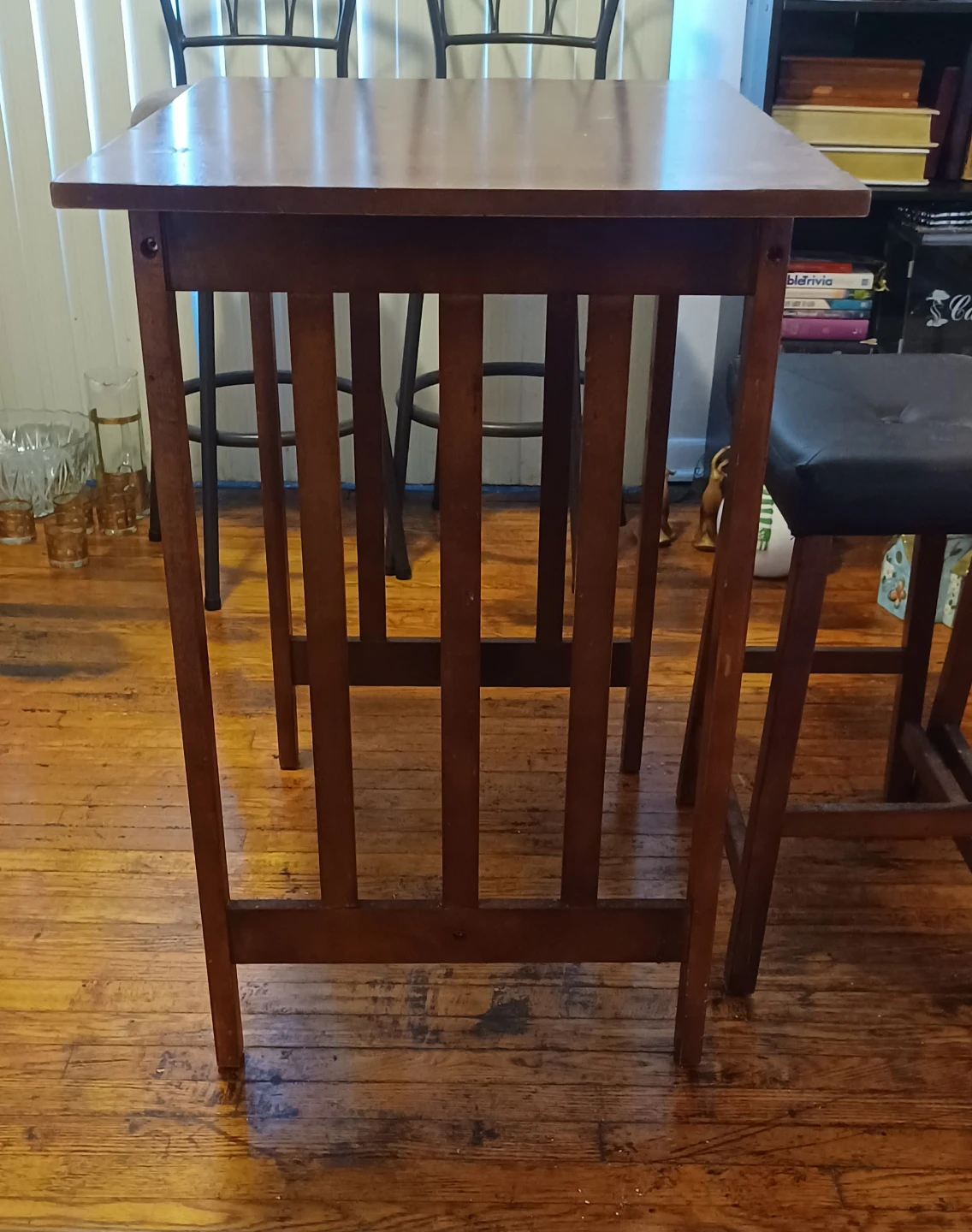 Wooden Table with 2 Stools - photo 3