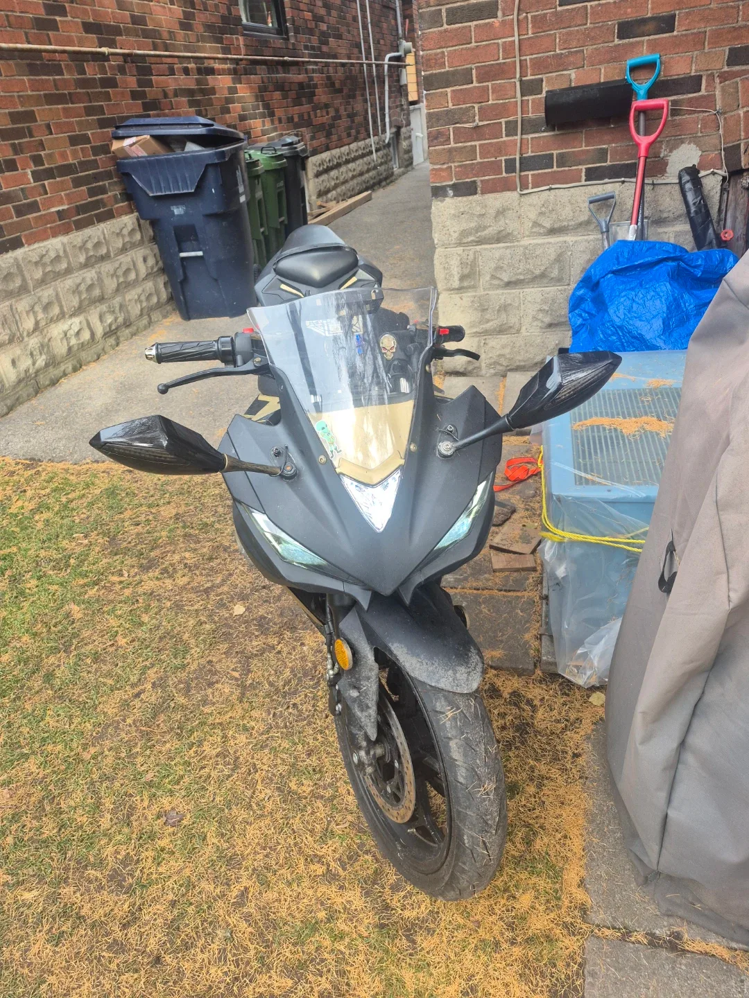 Black and Gold Electric Motorcycle image indicator(2)