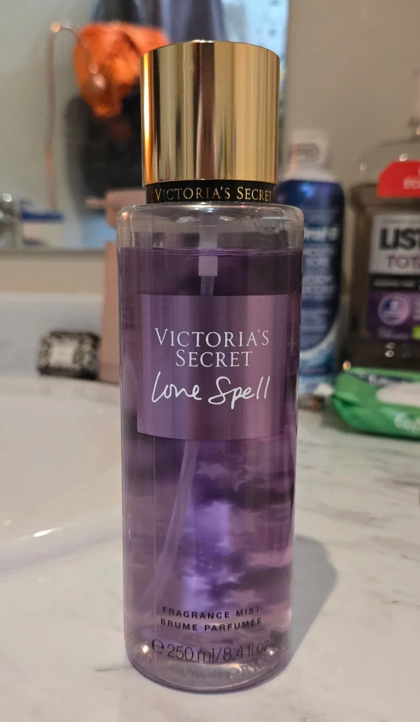 Victoria's Secret Love Spell Fragrance Mist 250 mL image indicator(3)