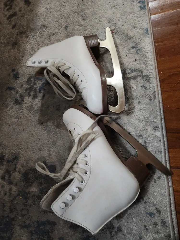 Glacier by Jackson 120 Ice Skates size 3 image indicator(5)