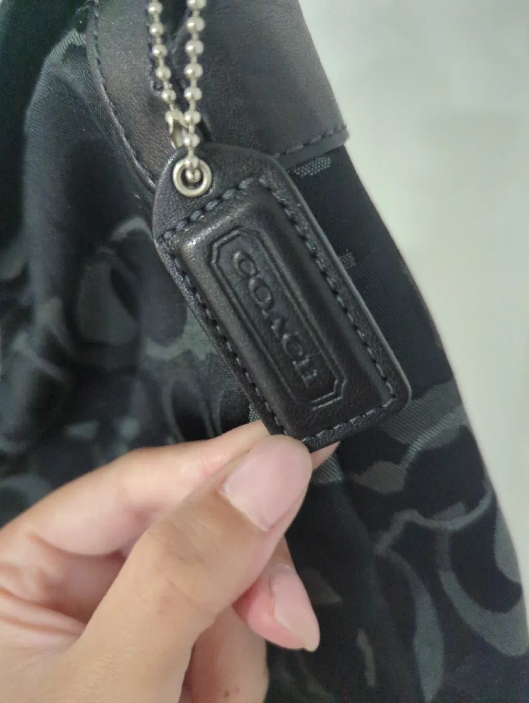 ⭐Coach Black Handbag image indicator(2)