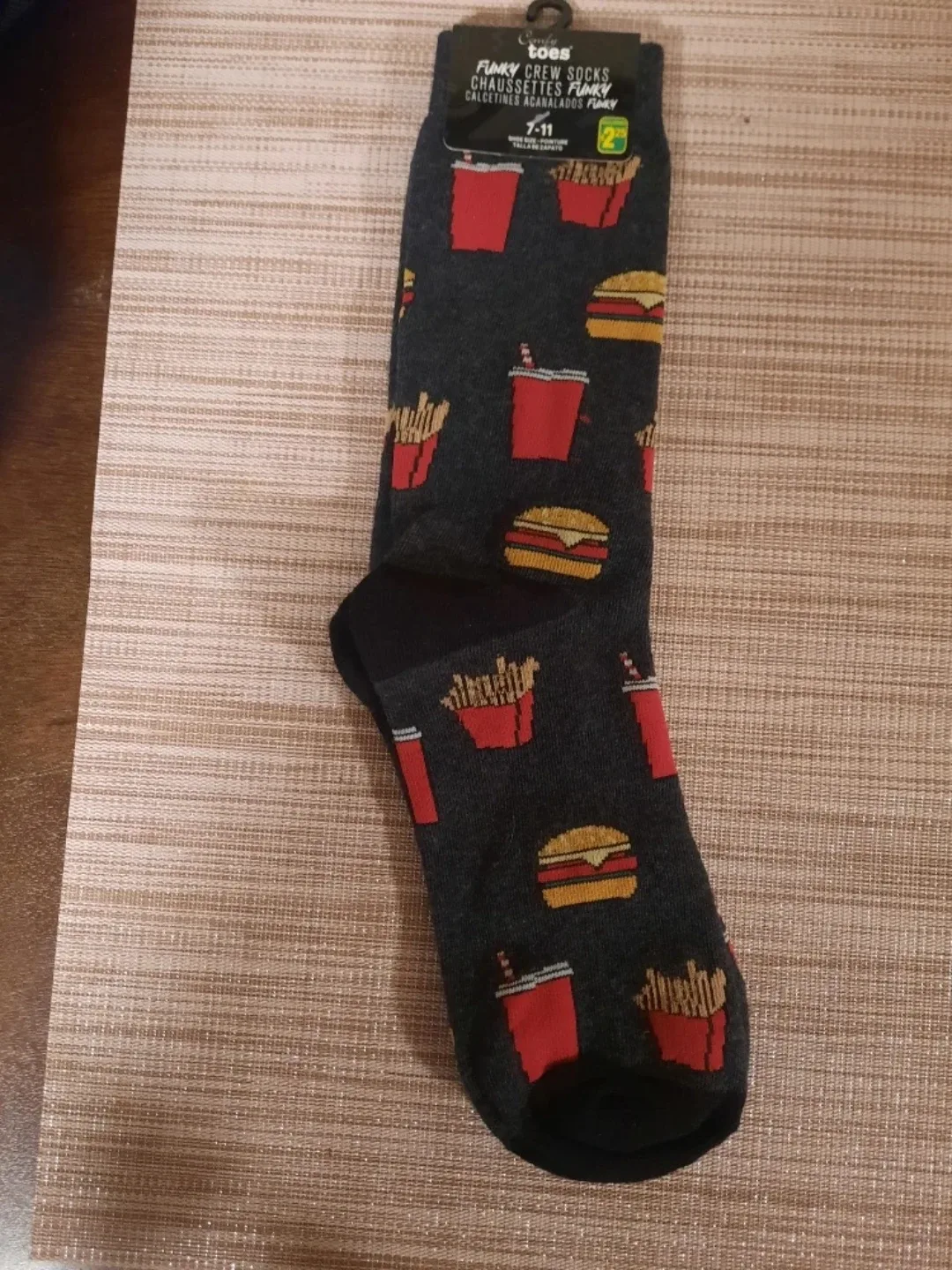 Comfort Toes Funky Crew Socks Size 7-11