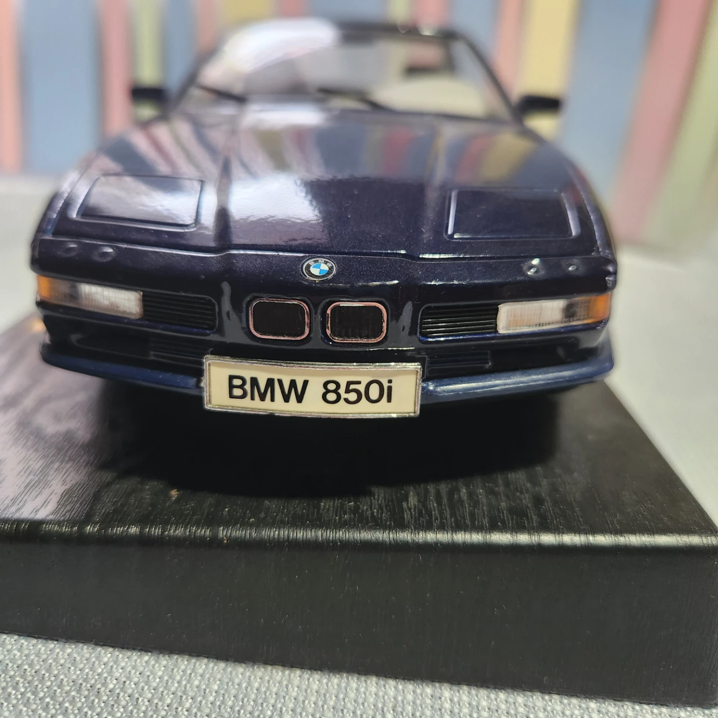 Maisto BMW 850i (1990) Diecast Model Car - photo 4