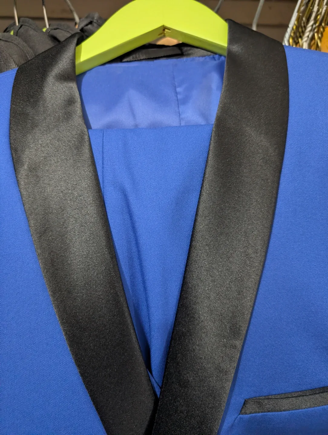Brand New Mens 3 piece Tuxedo Suit image indicator(2)