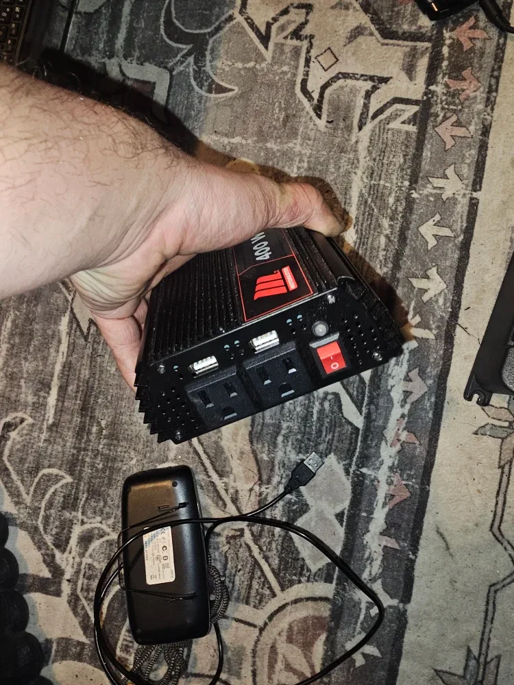 Motomaster 400W Power Inverter thumbnail