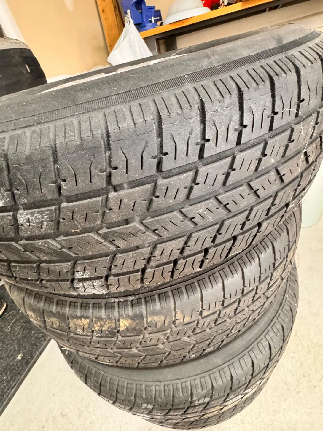 Used Tires - Set of 4 image indicator(3)