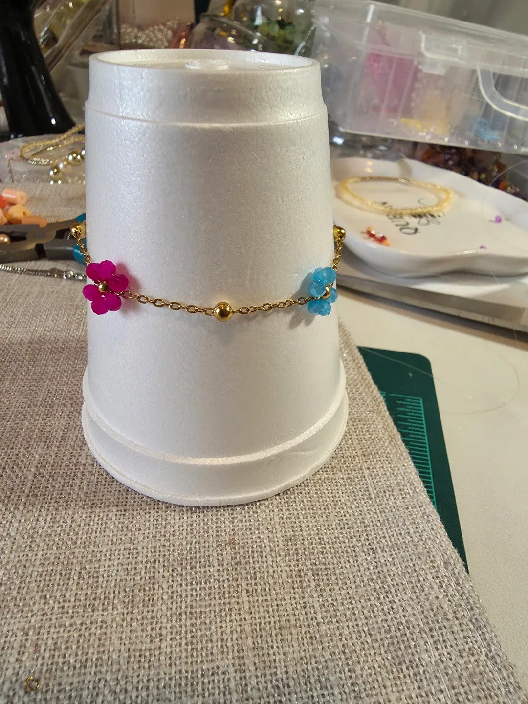 Handmade Flower Bead Bracelet image indicator(4)