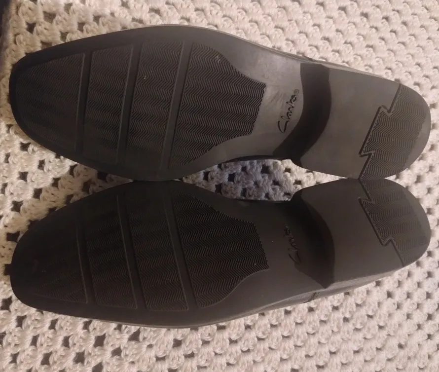 Clarks Black Leather Dress Shoes - Size 9.5 US image indicator(3)