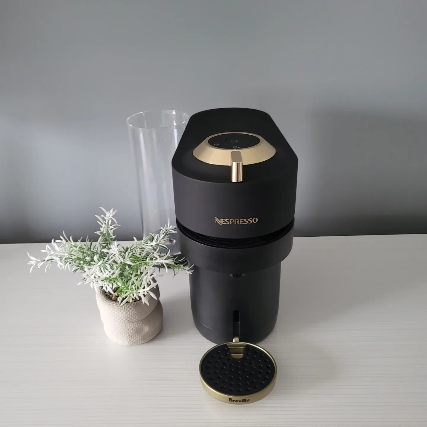 Pristine! Nespresso Vertuo Premium Rose Gold - Quick Pickup!🚀 image indicator(2)
