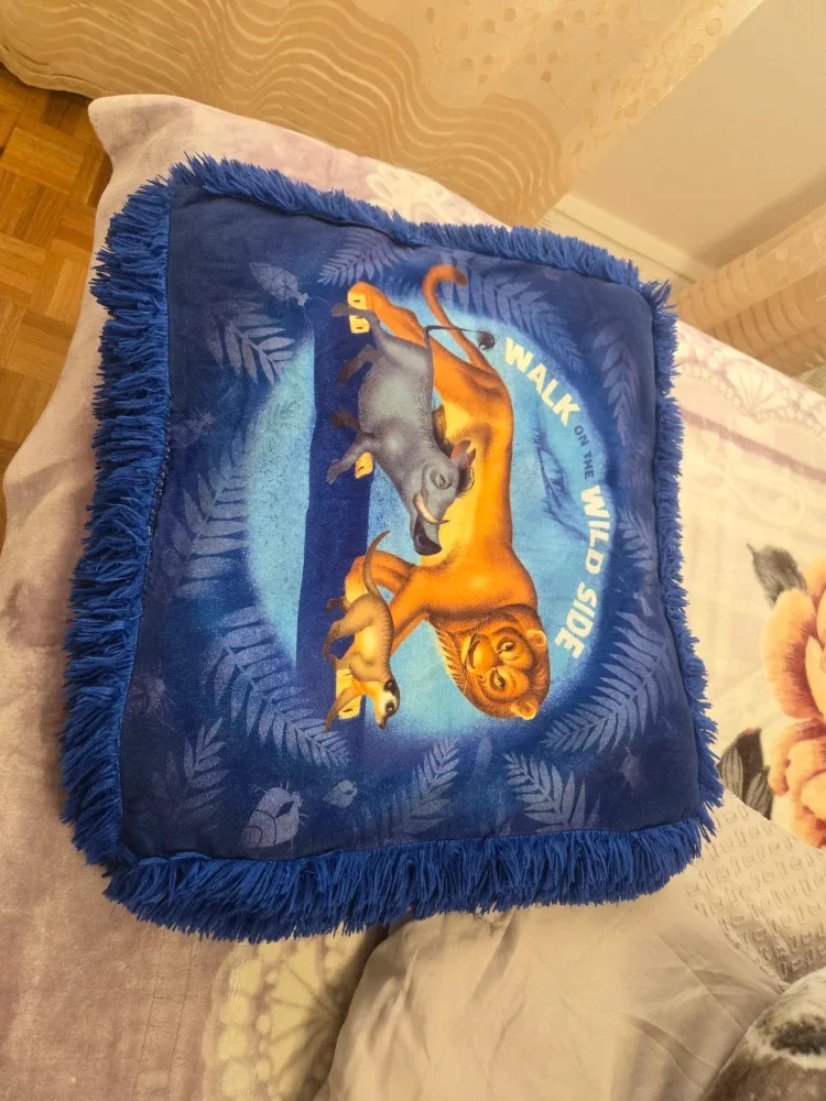 Lion King Throw Pillow image indicator(3)