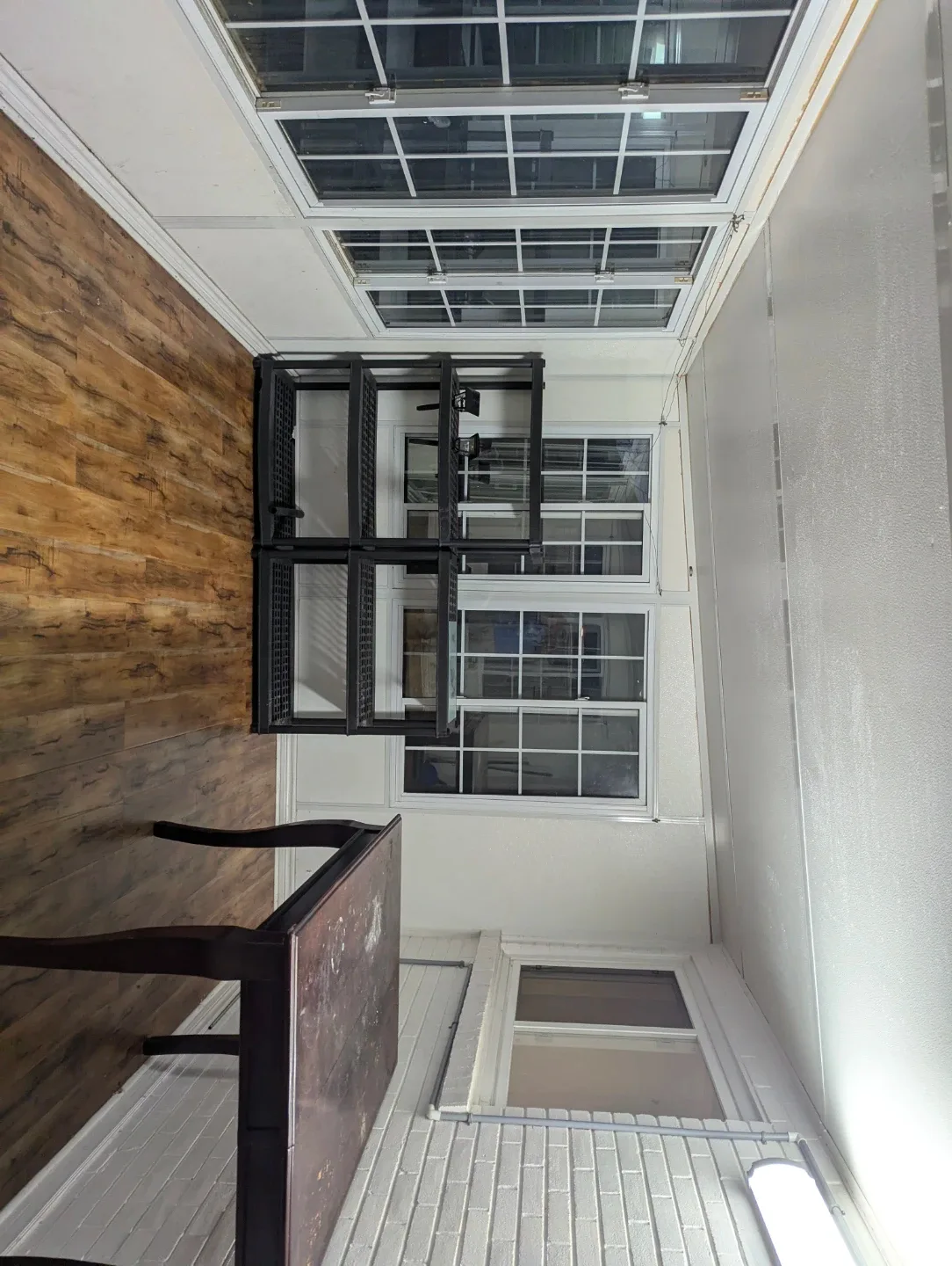 Empty Room for Rent image indicator(6)