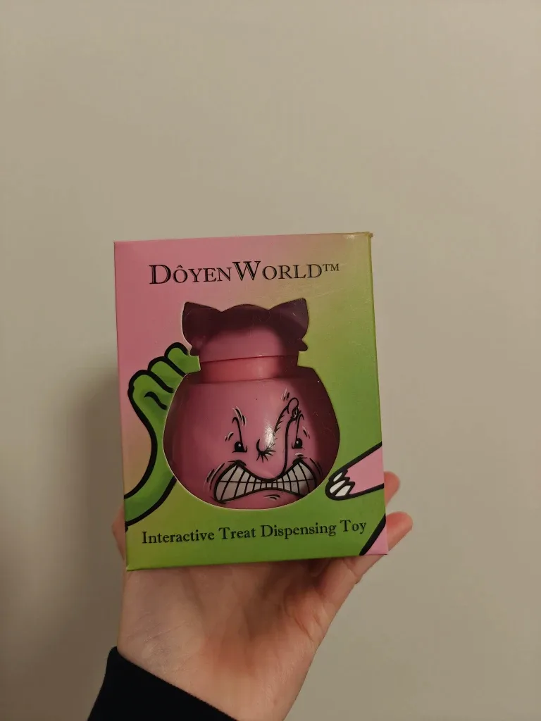 DôyenWorld Treat Dispensing Toy For Cats & Dogs