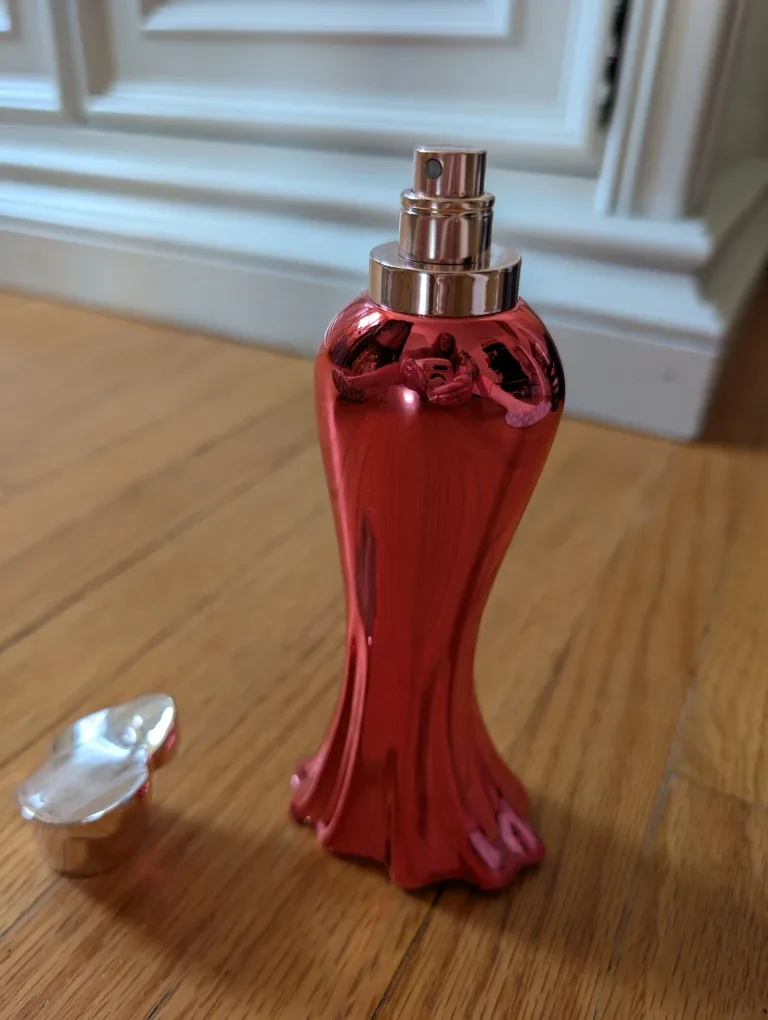 Ruby Rush Paris Hilton Perfume + Jo Malone freebie image indicator(2)