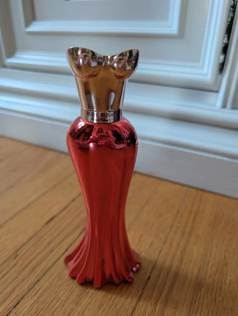 Ruby Rush Paris Hilton Perfume + Jo Malone freebie image indicator(3)