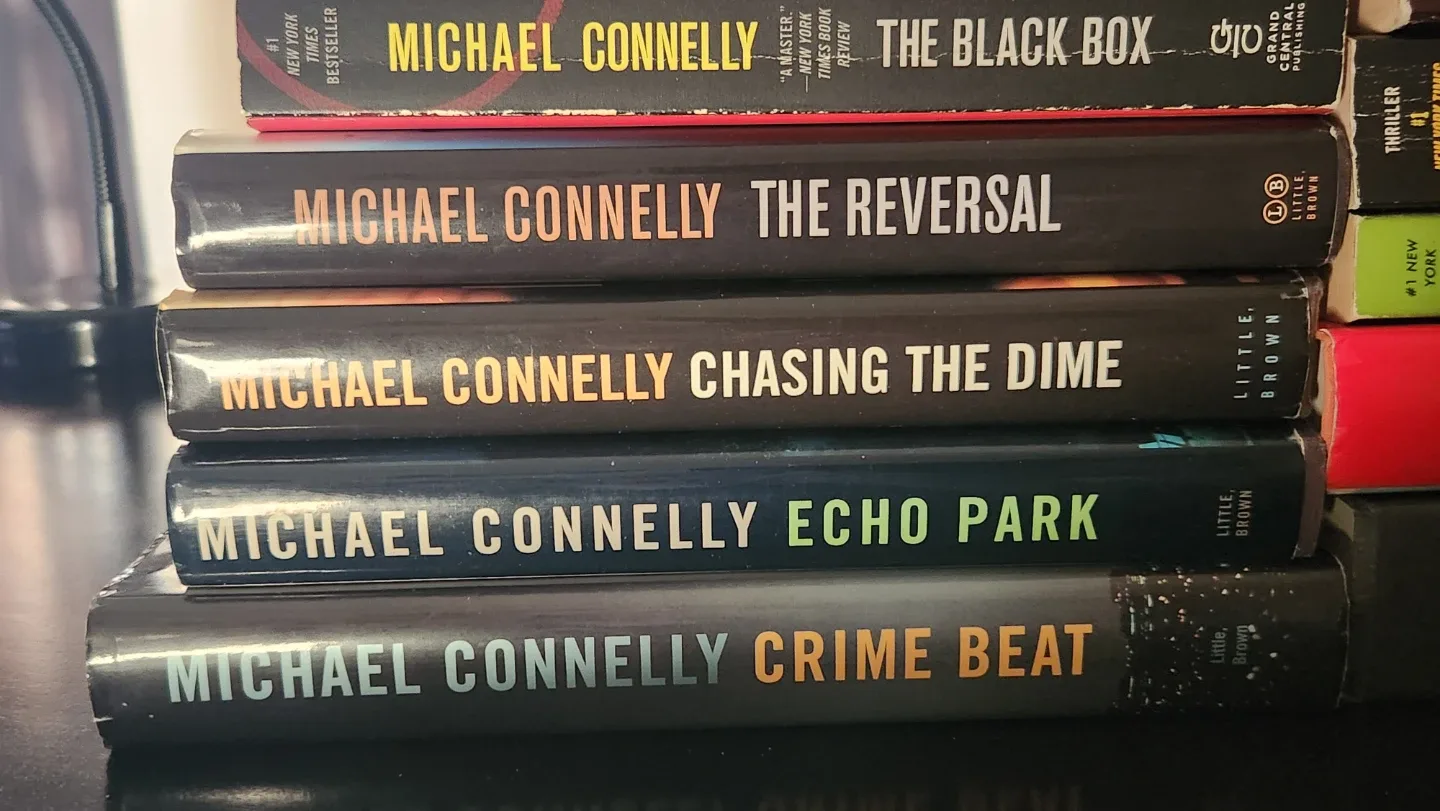 21 Michael Connelly & 4 others image indicator(2)