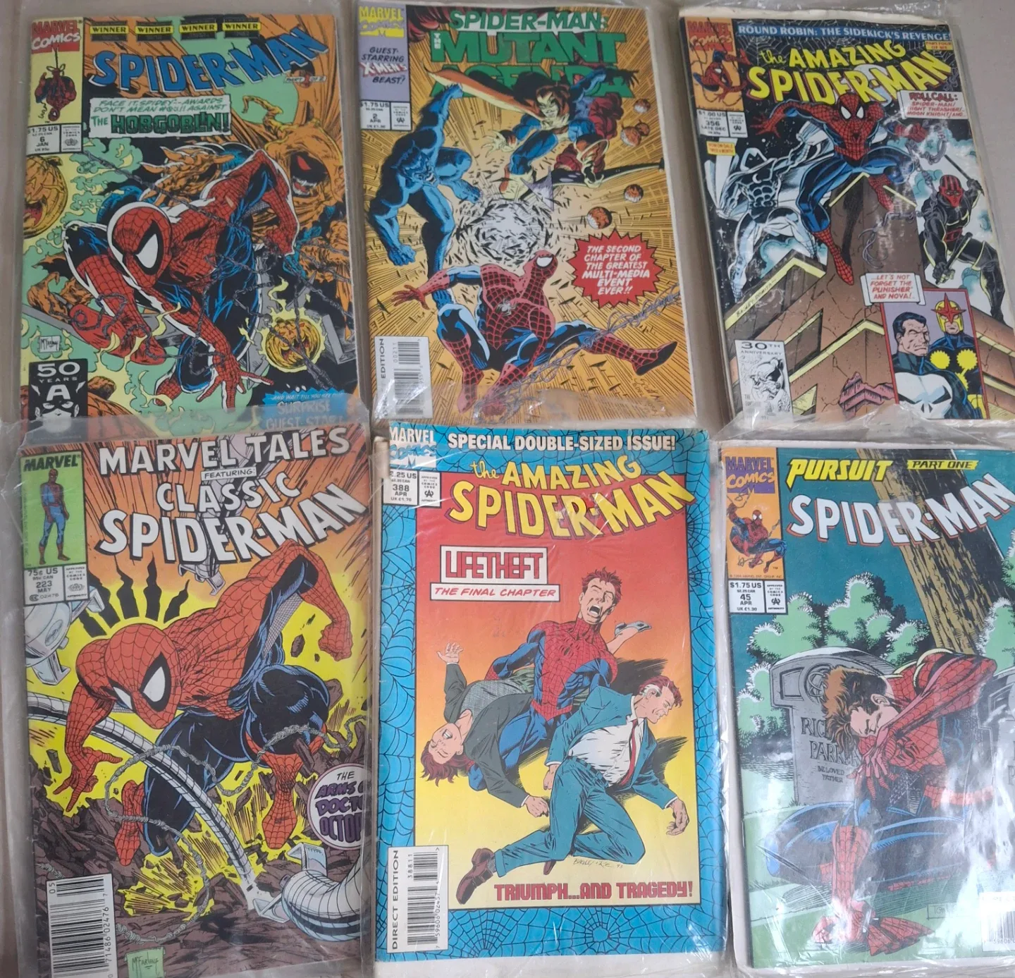 Mixed Lot of Comic Books and Basketball Cards image indicator(3)