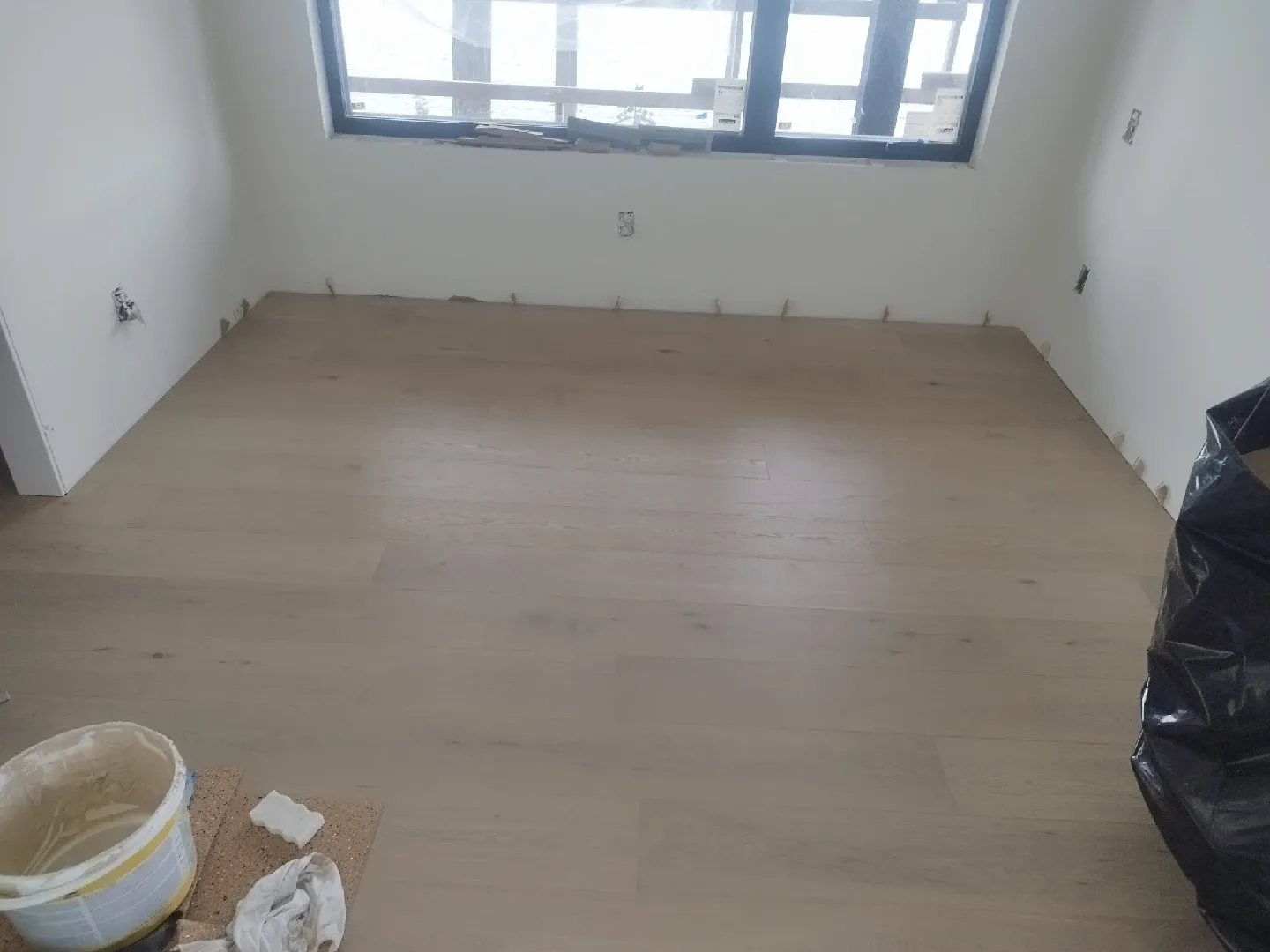 Hardwood Laminate Vinyl professional installation image indicator(2)