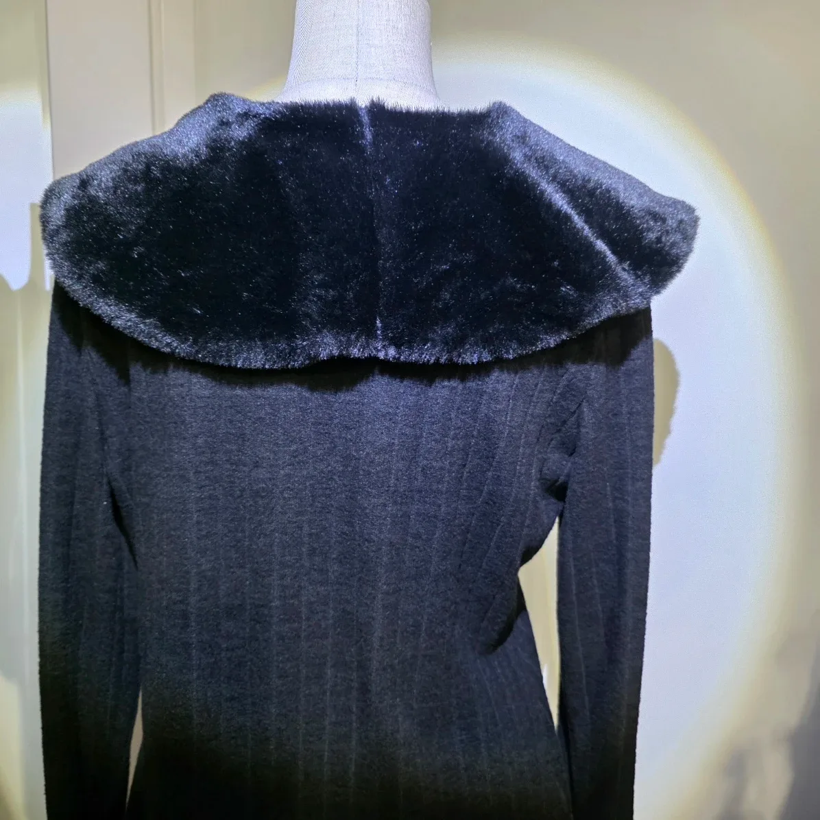 Black Fur Trim Cardigan - Size Small image indicator(3)