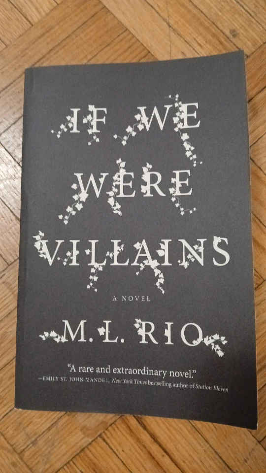 Mixed Book Lot: We Were Villains, The Glass Castle & More - photo 4