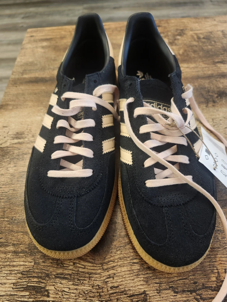 Women's Addidas Spezial Shoes - photo 3