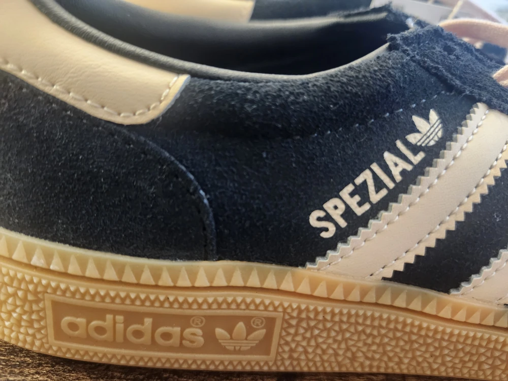 Women's Addidas Spezial Shoes - photo 4