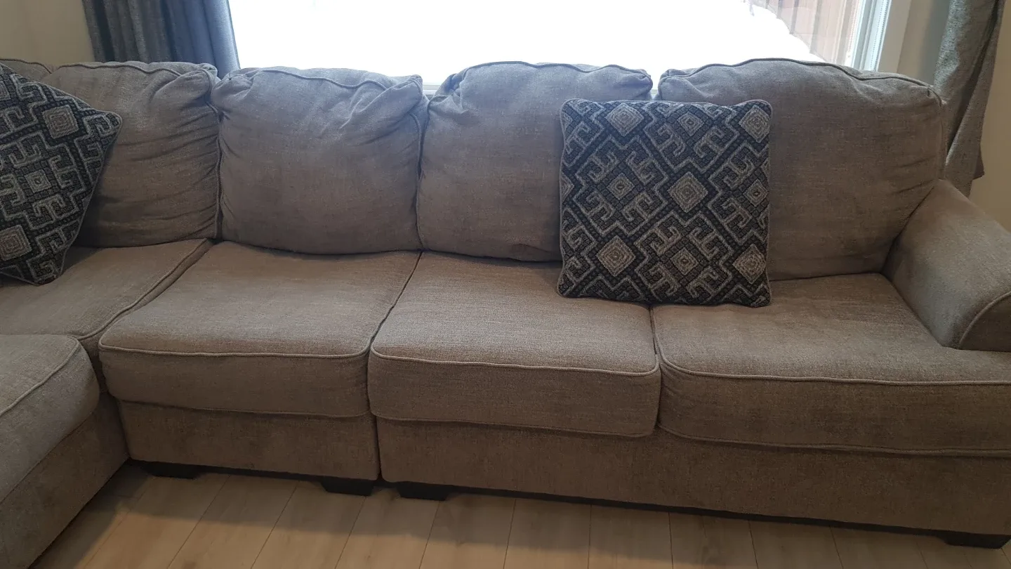 Beige Sectional Sofa with 3 Pillows image indicator(2)