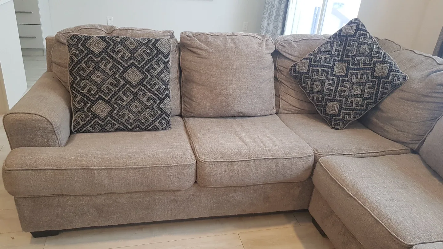 Beige Sectional Sofa with 3 Pillows image indicator(3)