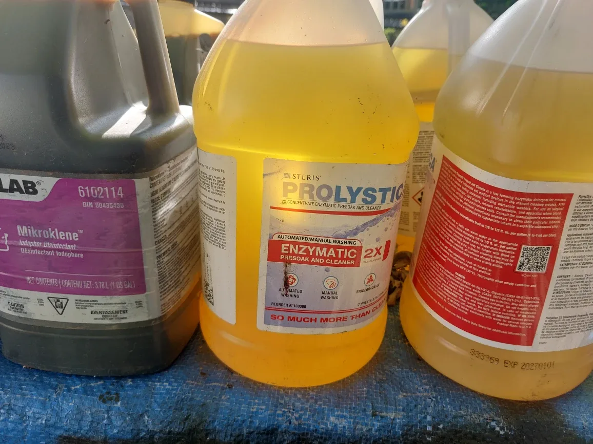 Disinfectant/cleaner jugs image indicator(2)
