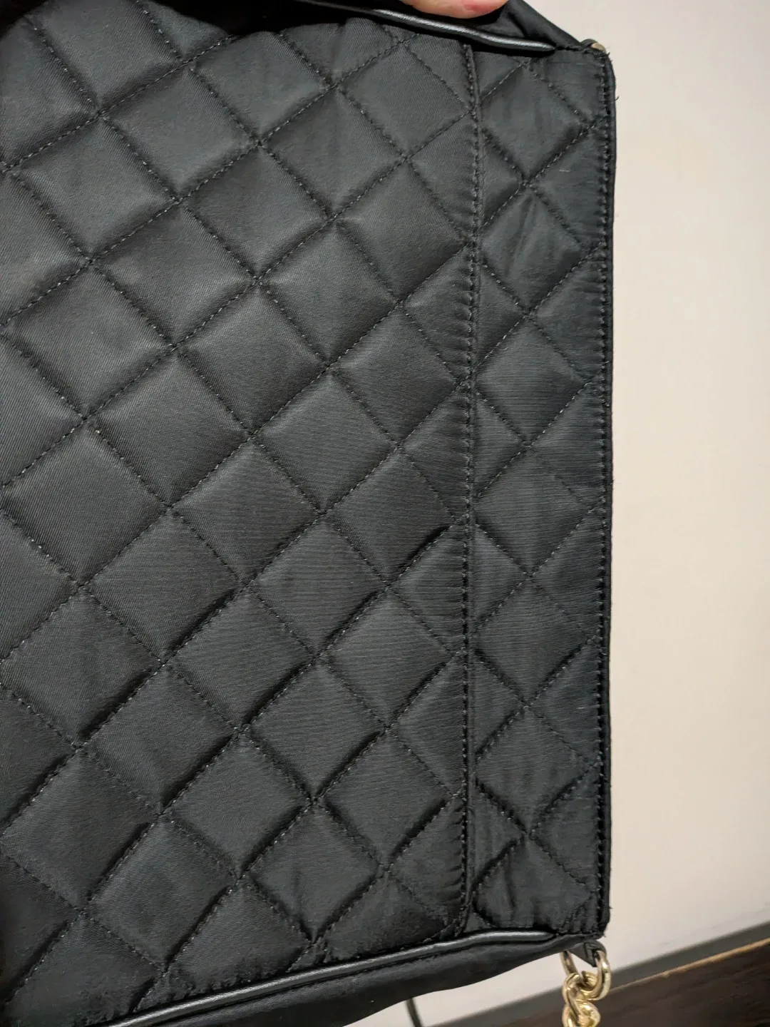 Calvin Klein black purse with adjustable strap good condition image indicator(8)