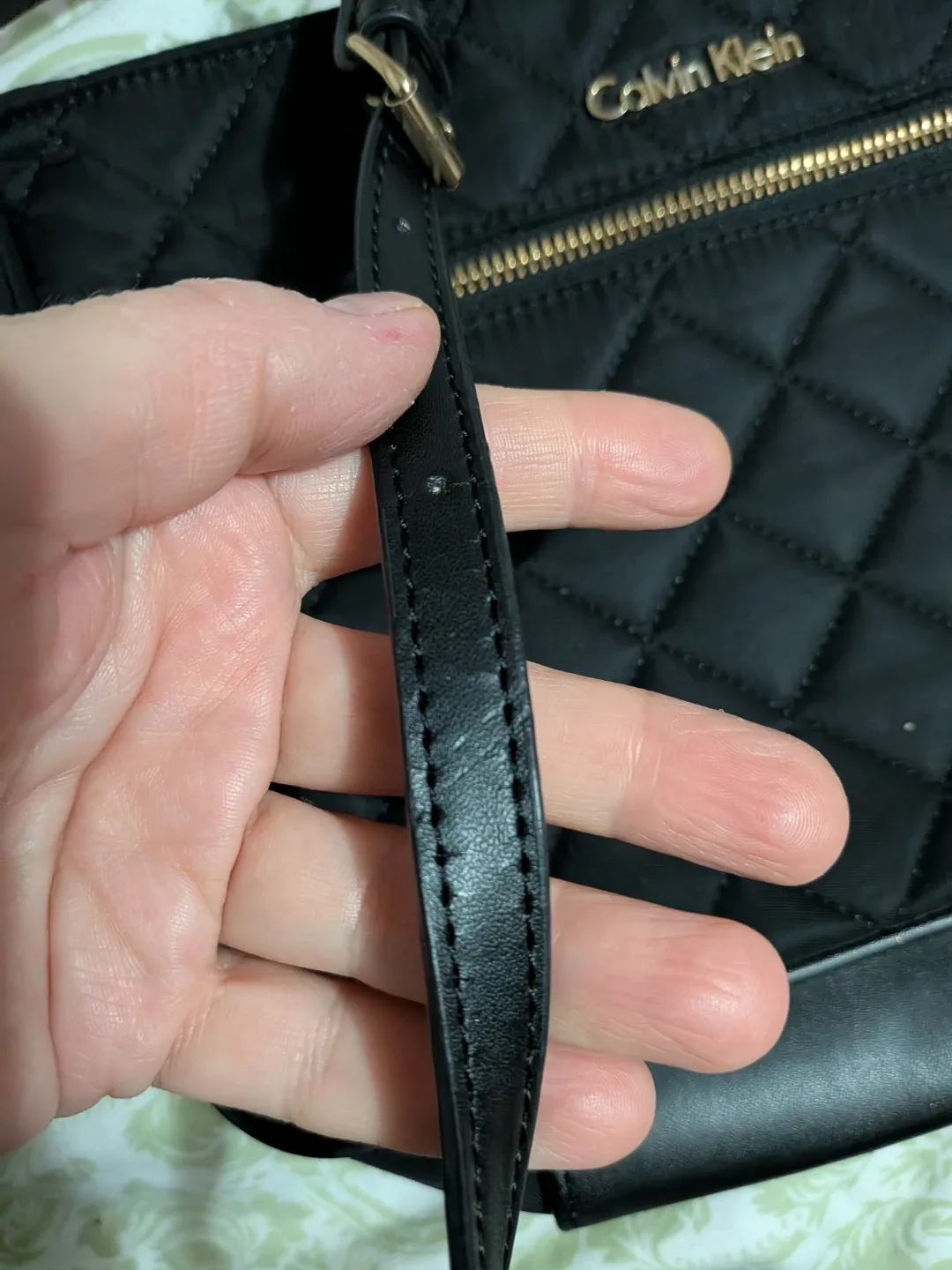 Calvin Klein black purse with adjustable strap good condition image indicator(10)