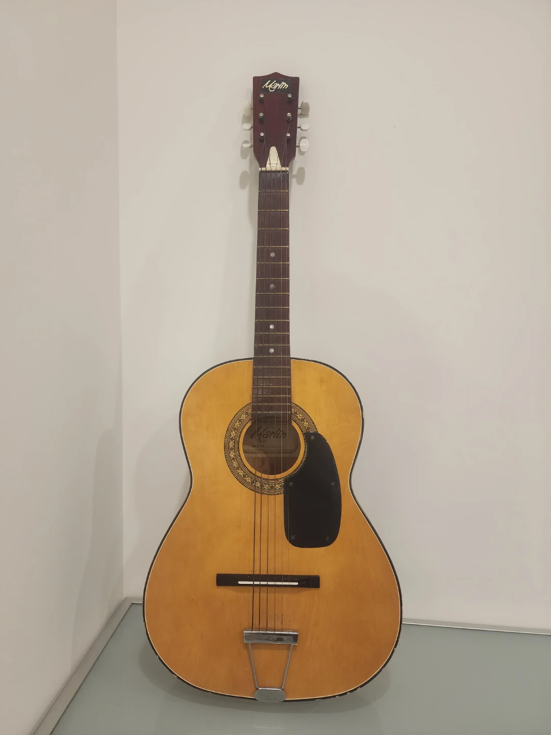 MOVE OUT SALE - Marlin Guitar - photo 2